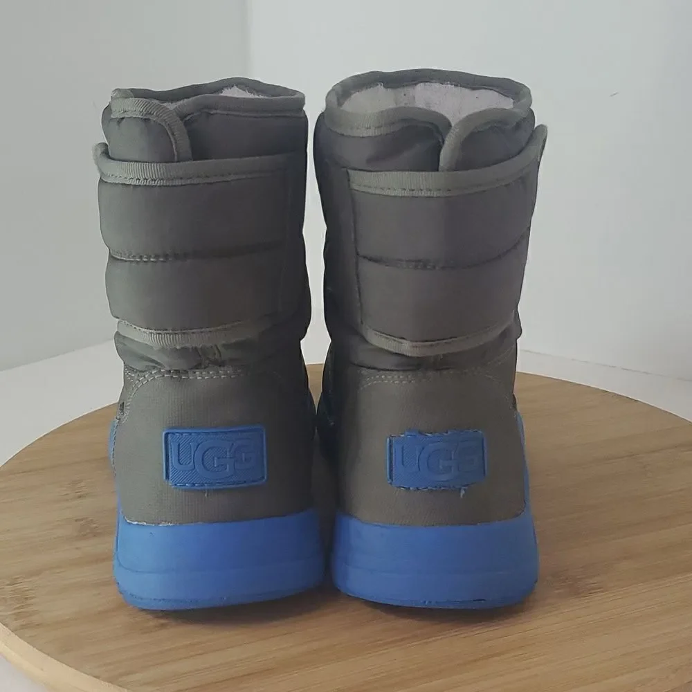 UGG Big Kids Toty Winter Weather Boot Grey Blue Size 4